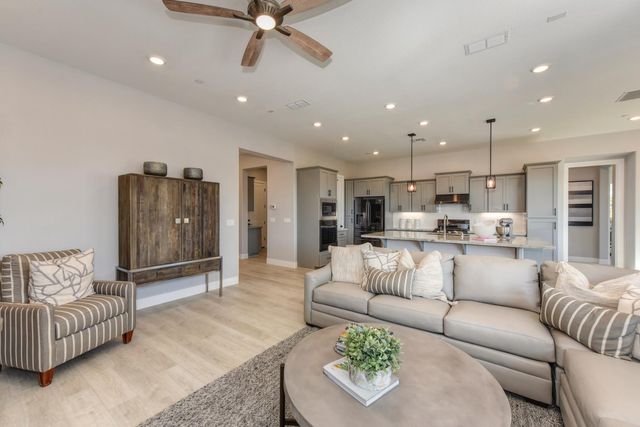 6169 Riding Path Dr, Roseville, CA 95747
