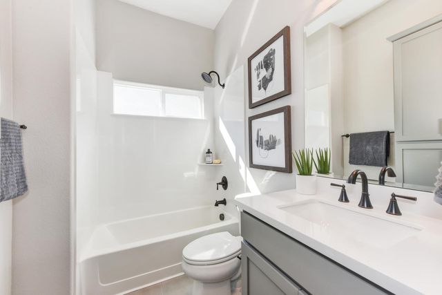 6169 Riding Path Dr, Roseville, CA 95747