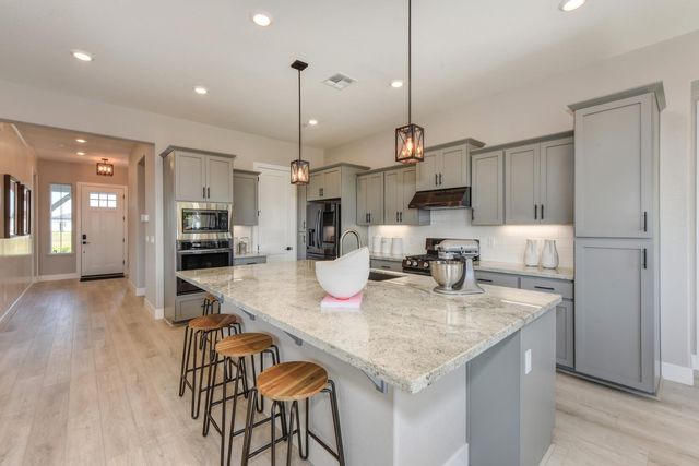 6169 Riding Path Dr, Roseville, CA 95747