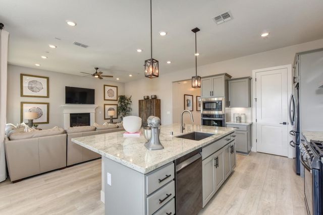 6169 Riding Path Dr, Roseville, CA 95747