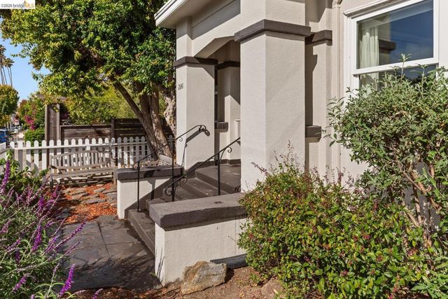 2641 Webster St 1, Berkeley, CA 94705