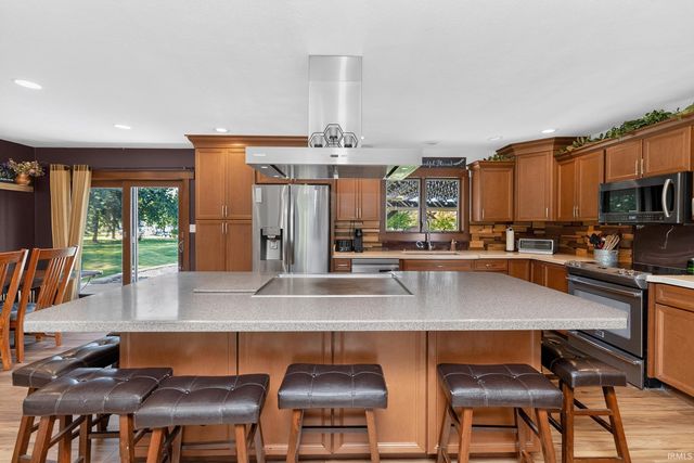 58863 County Road 19, Goshen, IN 46528