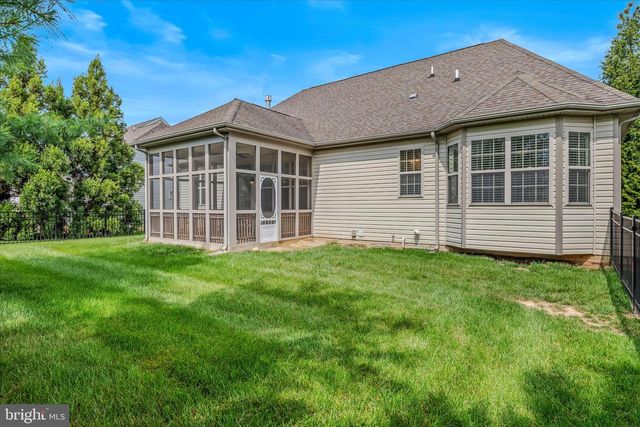 220 LEWIS WASHINGTON DR, Charles Town, WV 25414