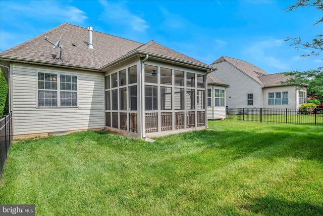 220 LEWIS WASHINGTON DR, Charles Town, WV 25414