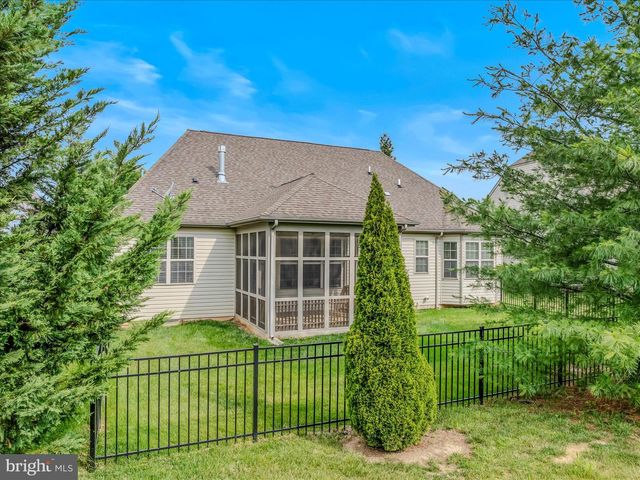 220 LEWIS WASHINGTON DR, Charles Town, WV 25414