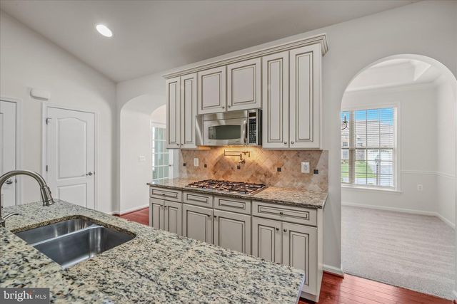 220 LEWIS WASHINGTON DR, Charles Town, WV 25414