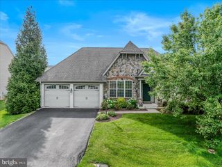 220 LEWIS WASHINGTON DR, Charles Town, WV 25414