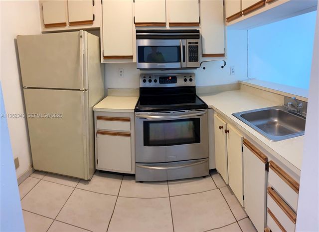 14168 SW 93rd Ln 14168, Miami, FL 33186