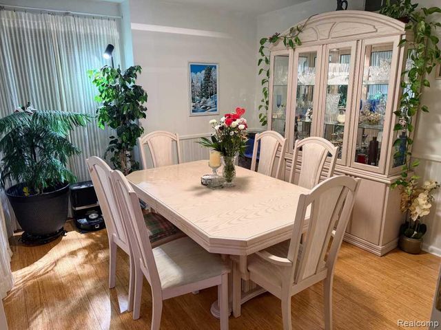 1900 Landmark Court, Ann Arbor, MI 48103