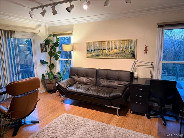 1900 Landmark Court, Ann Arbor, MI 48103