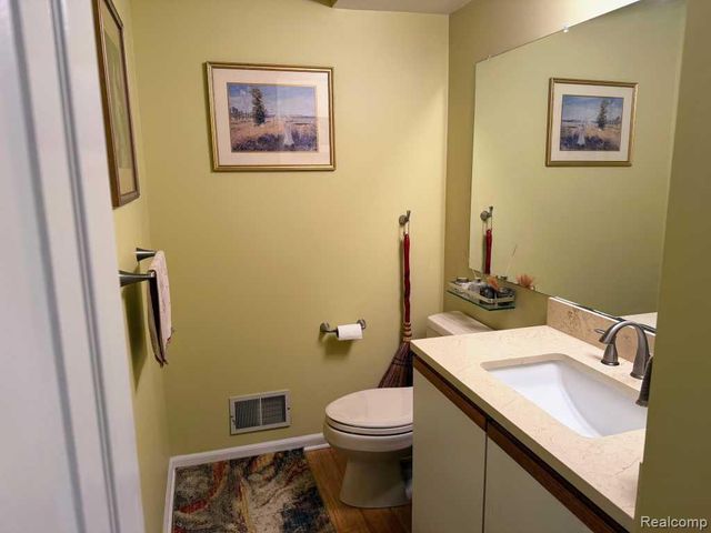 1900 Landmark Court, Ann Arbor, MI 48103