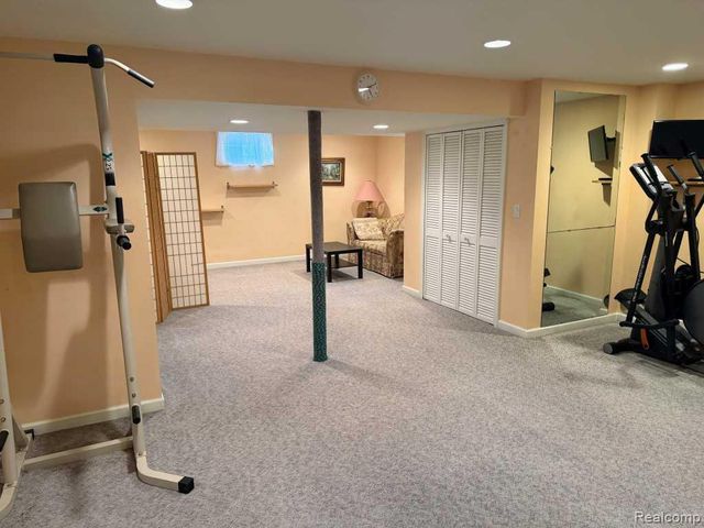 1900 Landmark Court, Ann Arbor, MI 48103