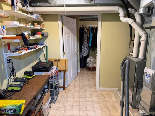 1900 Landmark Court, Ann Arbor, MI 48103