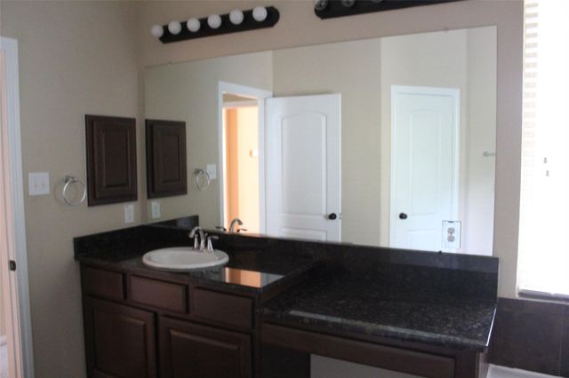 22 Cheswood Manor, The Woodlands, TX 77382
