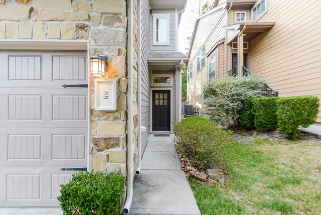 22 Cheswood Manor, The Woodlands, TX 77382
