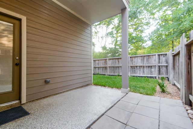 22 Cheswood Manor, The Woodlands, TX 77382