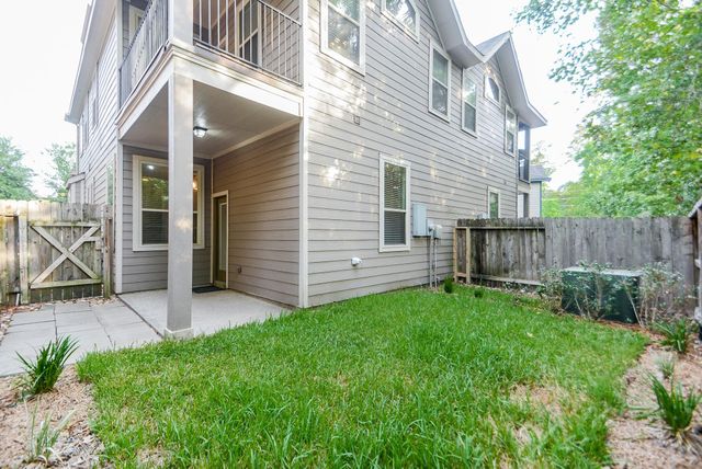 22 Cheswood Manor, The Woodlands, TX 77382