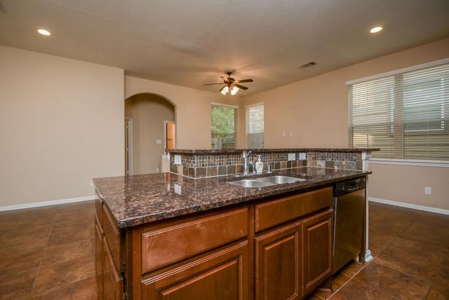 22 Cheswood Manor, The Woodlands, TX 77382