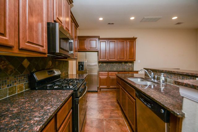 22 Cheswood Manor, The Woodlands, TX 77382