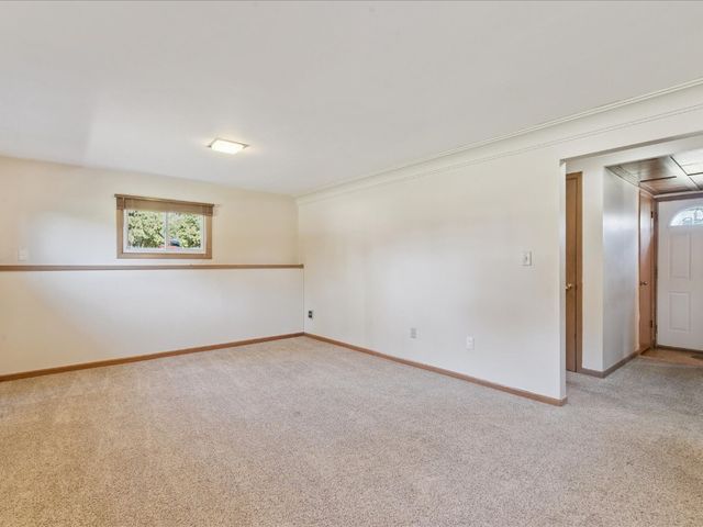 190 26th Street Court, Marion, IA 52302