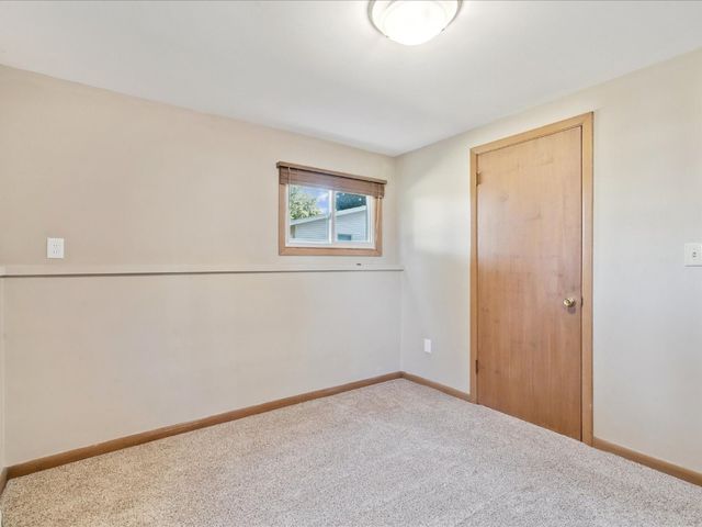 190 26th Street Court, Marion, IA 52302