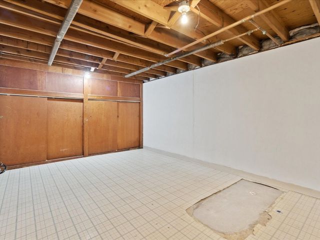 190 26th Street Court, Marion, IA 52302