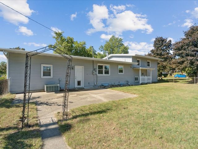190 26th Street Court, Marion, IA 52302