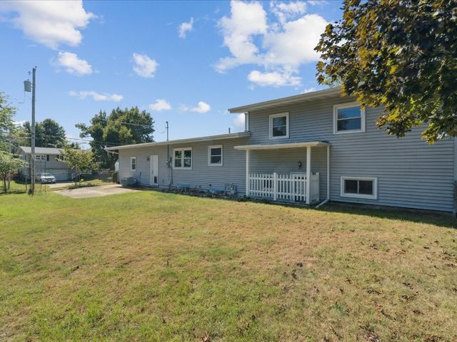 190 26th Street Court, Marion, IA 52302