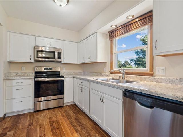 190 26th Street Court, Marion, IA 52302