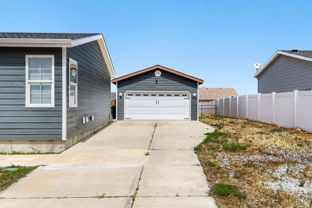 992 TIMPIE RD, Tooele, UT 84074 — photo 2