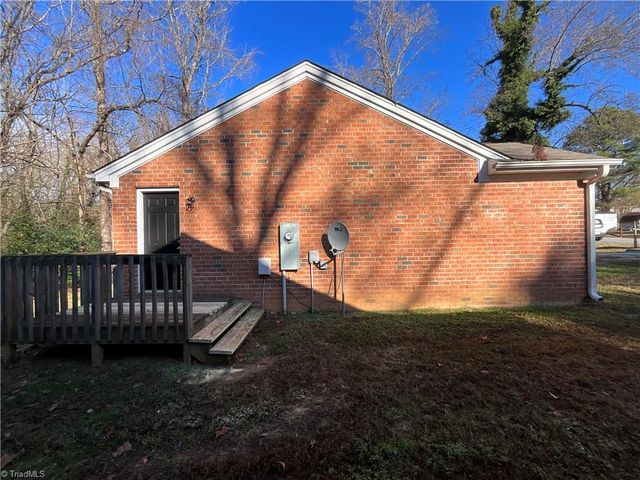 1506 Hidden Creek Terrace, High Point, NC 27260