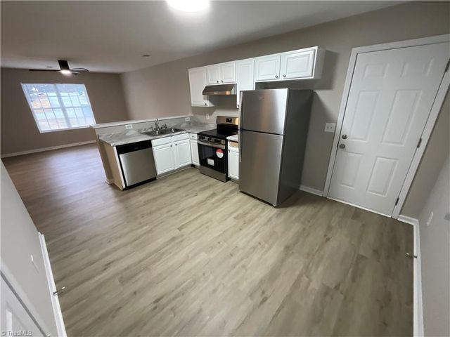 1506 Hidden Creek Terrace, High Point, NC 27260