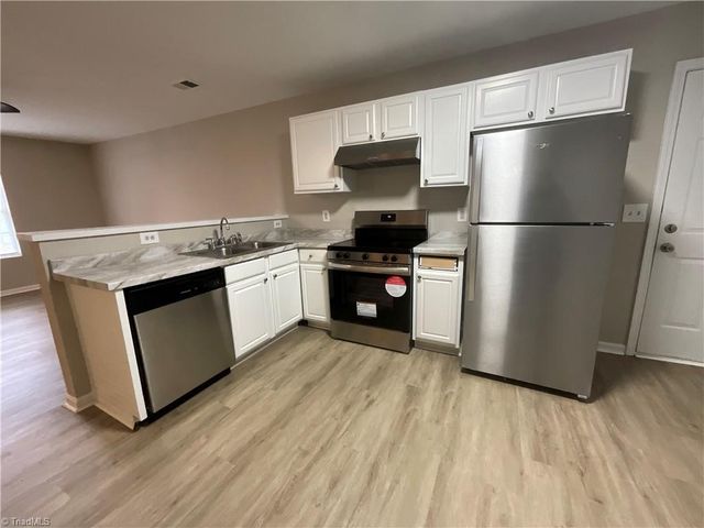 1506 Hidden Creek Terrace, High Point, NC 27260