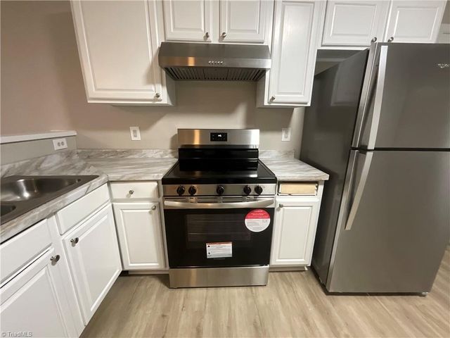 1506 Hidden Creek Terrace, High Point, NC 27260