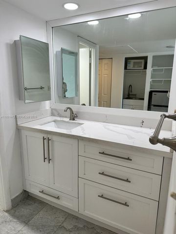 11111 Biscayne Blvd 15B, Miami, FL 33181