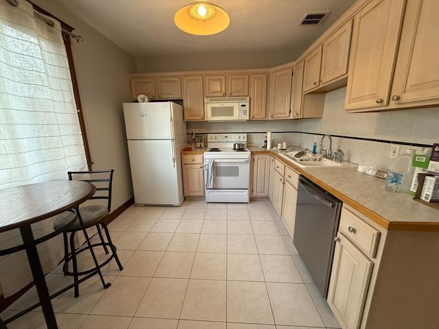 22 Yale Ave. A, Wakefield, MA 01880