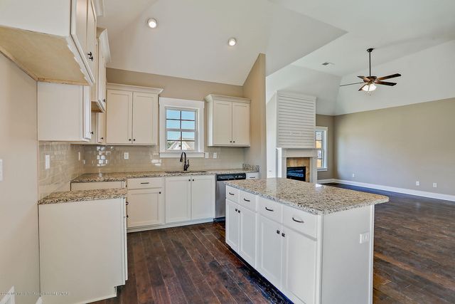 940 Coahoma Court, Nesbit, MS 38651