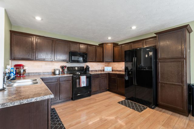 2817 E Miller Court, Joplin, MO 64801