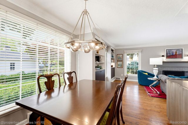 32111 Auburn Drive, Beverly Hills Village, MI 48025