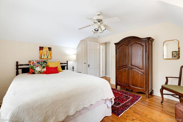 32111 Auburn Drive, Beverly Hills Village, MI 48025