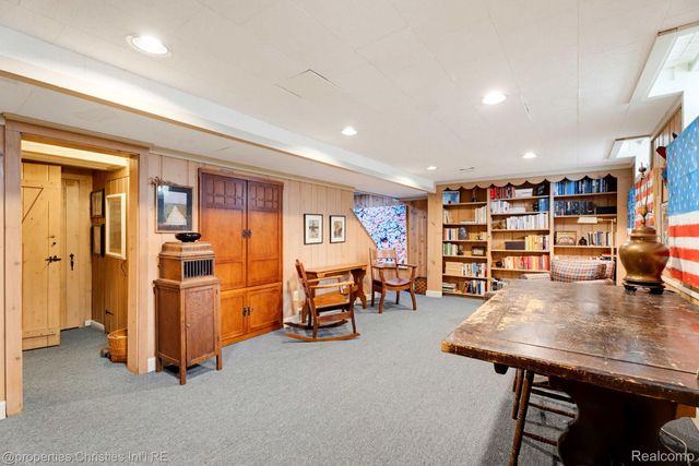 32111 Auburn Drive, Beverly Hills Village, MI 48025