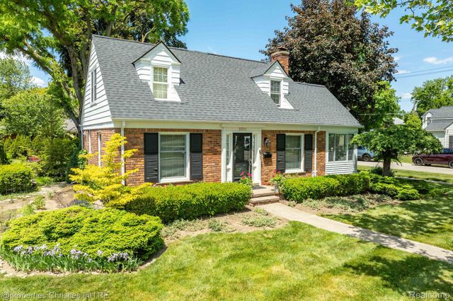 32111 Auburn Drive, Beverly Hills Village, MI 48025