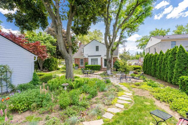 32111 Auburn Drive, Beverly Hills Village, MI 48025