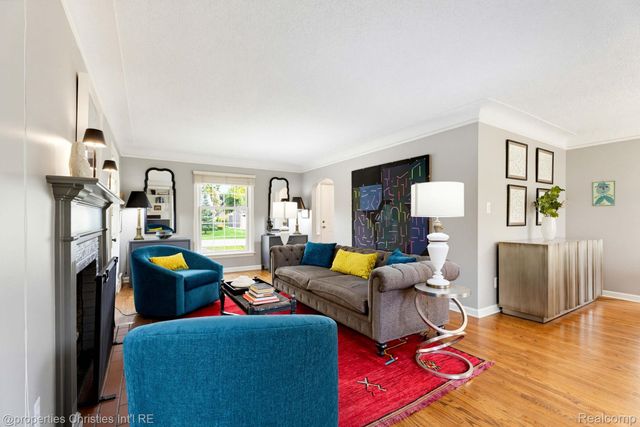 32111 Auburn Drive, Beverly Hills Village, MI 48025