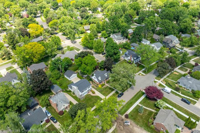 32111 Auburn Drive, Beverly Hills Village, MI 48025