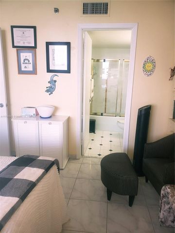 6767 Collins Ave 1409, Miami Beach, FL 33141