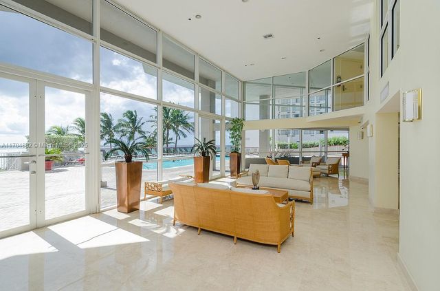 6767 Collins Ave 1409, Miami Beach, FL 33141