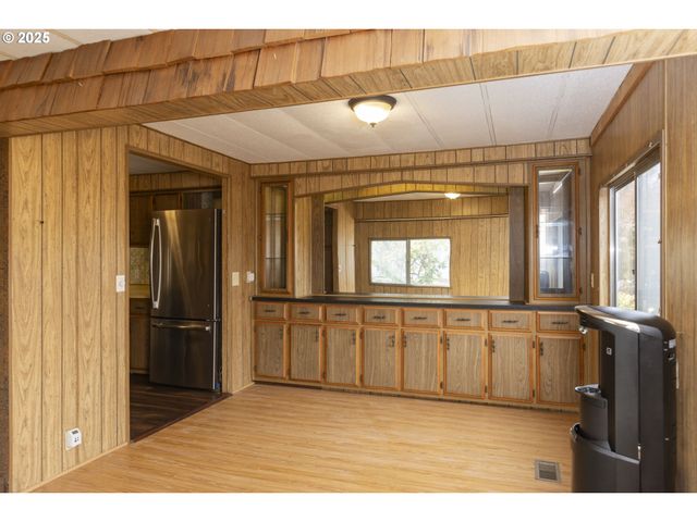 17169 Sw ELDORADO Dr, Portland, OR 97224