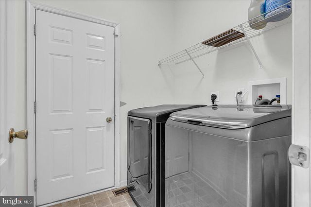 3 HATHAWAY CT, New Castle, DE 19720