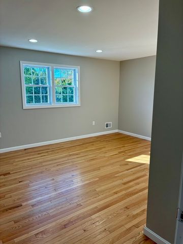 1 Heritage Ln, Monson, MA 01057